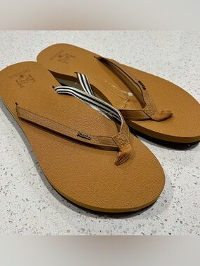 KuaiLu Women's Flip Flops Brown Yoga Mat Walking Thong Sandals Size 9 NWT